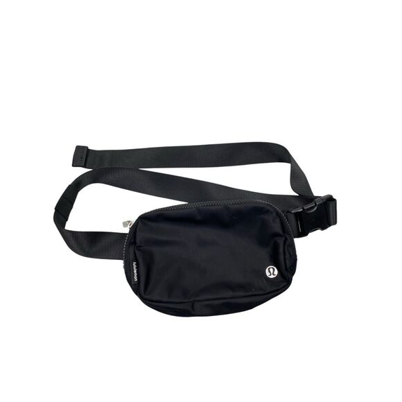 Lululemon Handbags - Lululemon Women's Black Everywhere Belt Bag